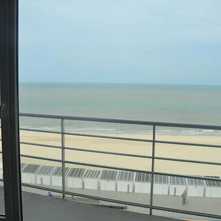 4b @ Longchamp Apartment Ostend
